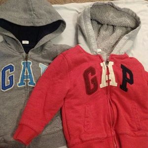 Gap 3t sweaters